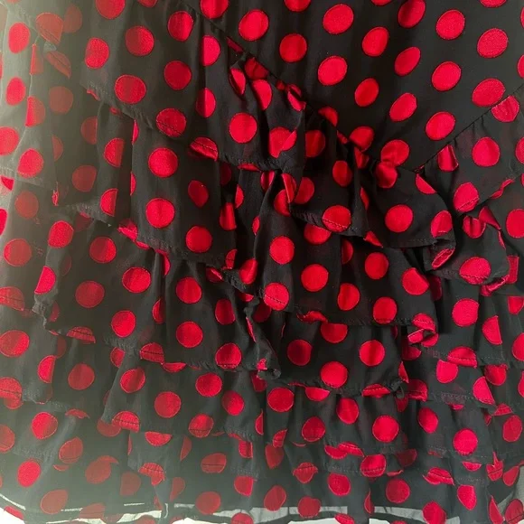Black and red polka dot mini off the shoulder - Picture 3 of 5